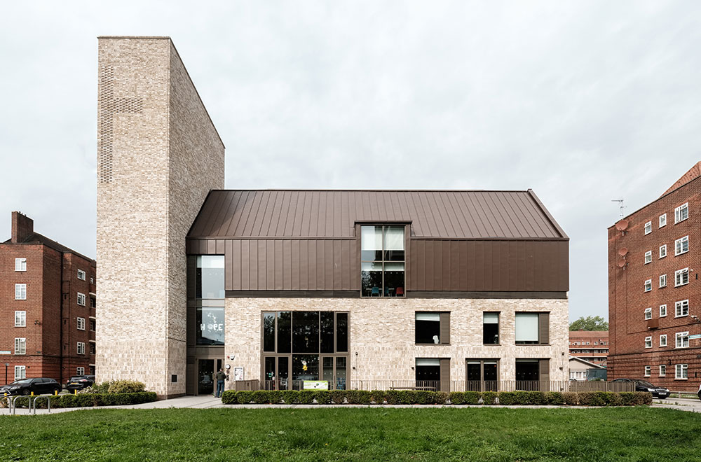 The Frampton Park project creates three new residential blocks, a church building, café and community facilities on the existing 1930’s Frampton Park council housing estate. A courtyard garden formed by the new housing is open to the street and shared with the public. New spaces have been landscaped to provide space for church community gatherings and events.