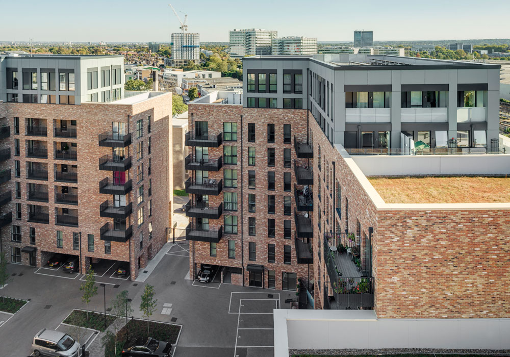 Phase 5 comprises of 271 new homes in 6 blocks ranging from 5-12 storeys providing a mix of tenures - affordable rent, shared ownership, private sale and private for rent. The urban perimeter block has been carefully configured to provide breaks in the buildings to maximise sunlight into the internal courtyard.